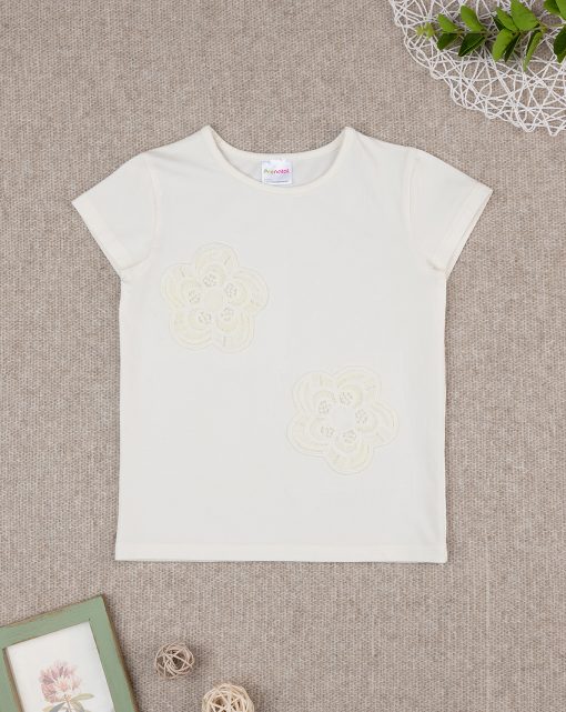 Tricou cu flori crosetate
